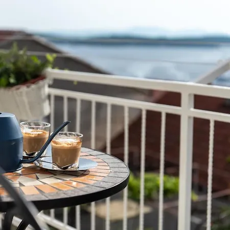 Yukka Comfor Center Hvar With Parking شقة هفار